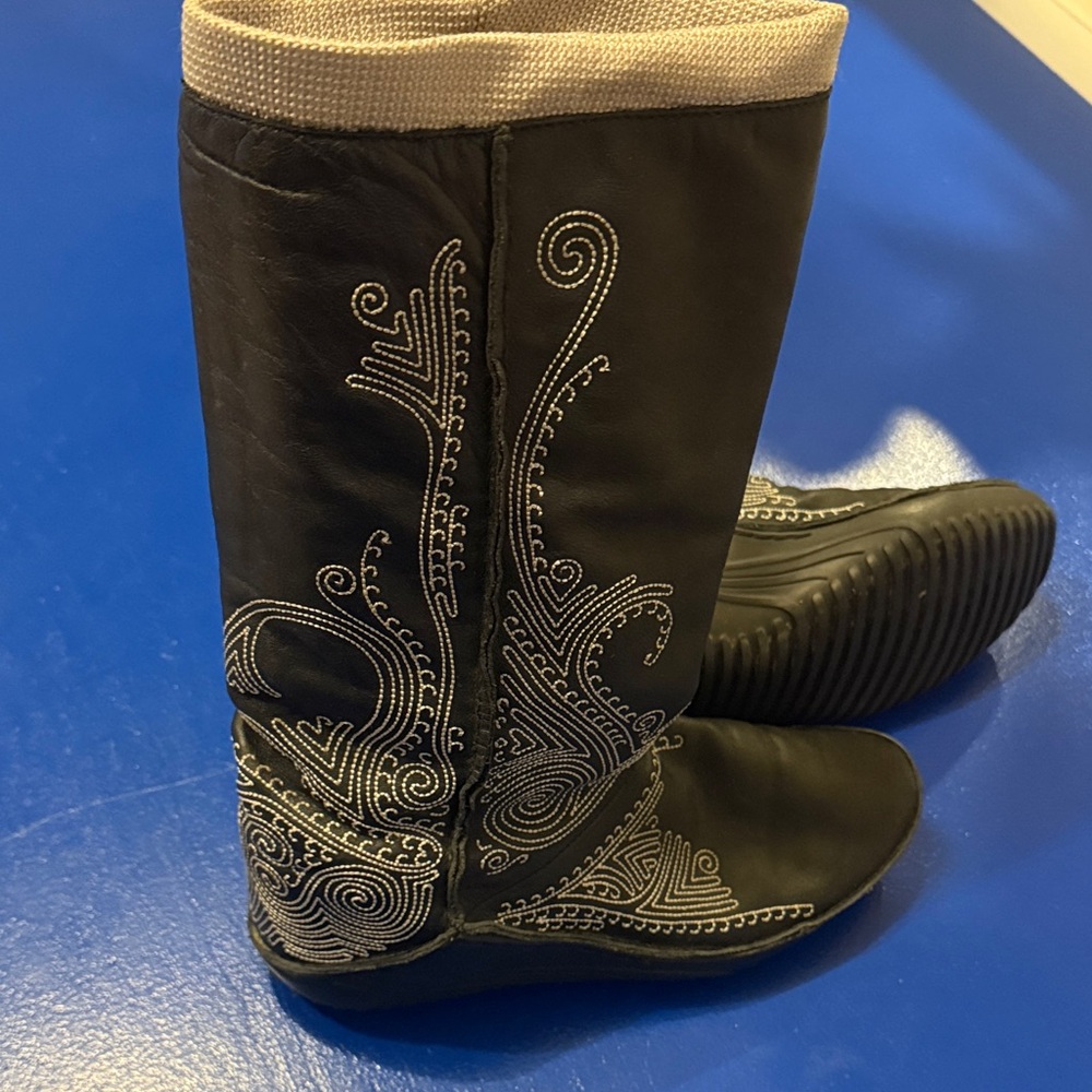 Puma Monsoon Embroidered Boots
